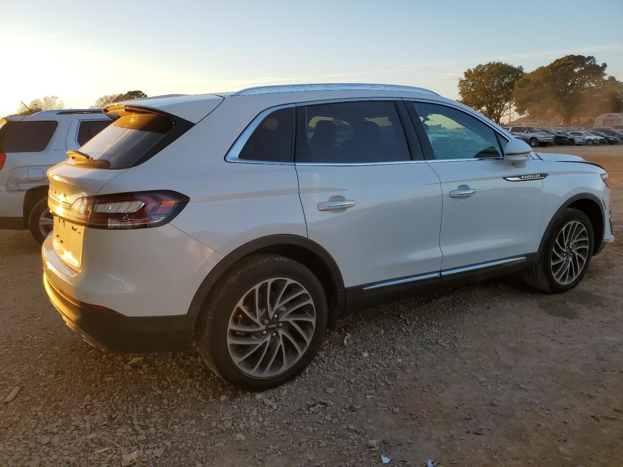 2020 Lincoln Nautilus - Image 3