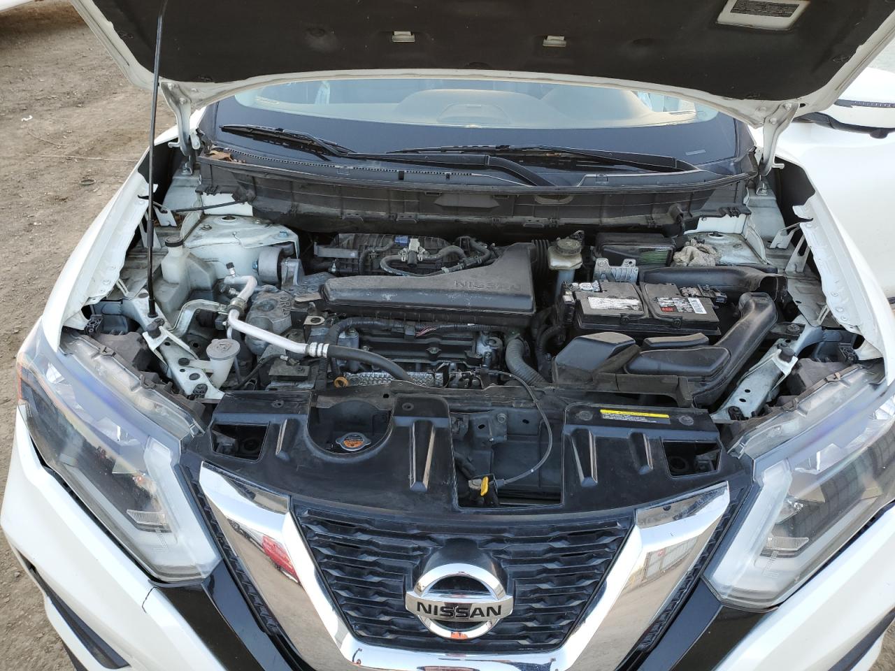 2017 Nissan Rogue - Image 14