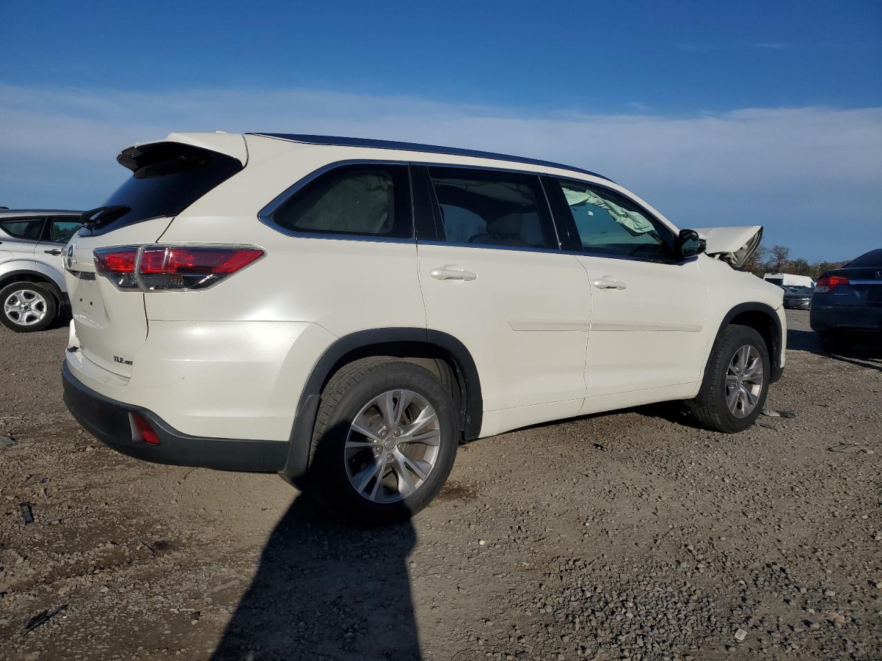2015 Toyota Highlander - Image 3
