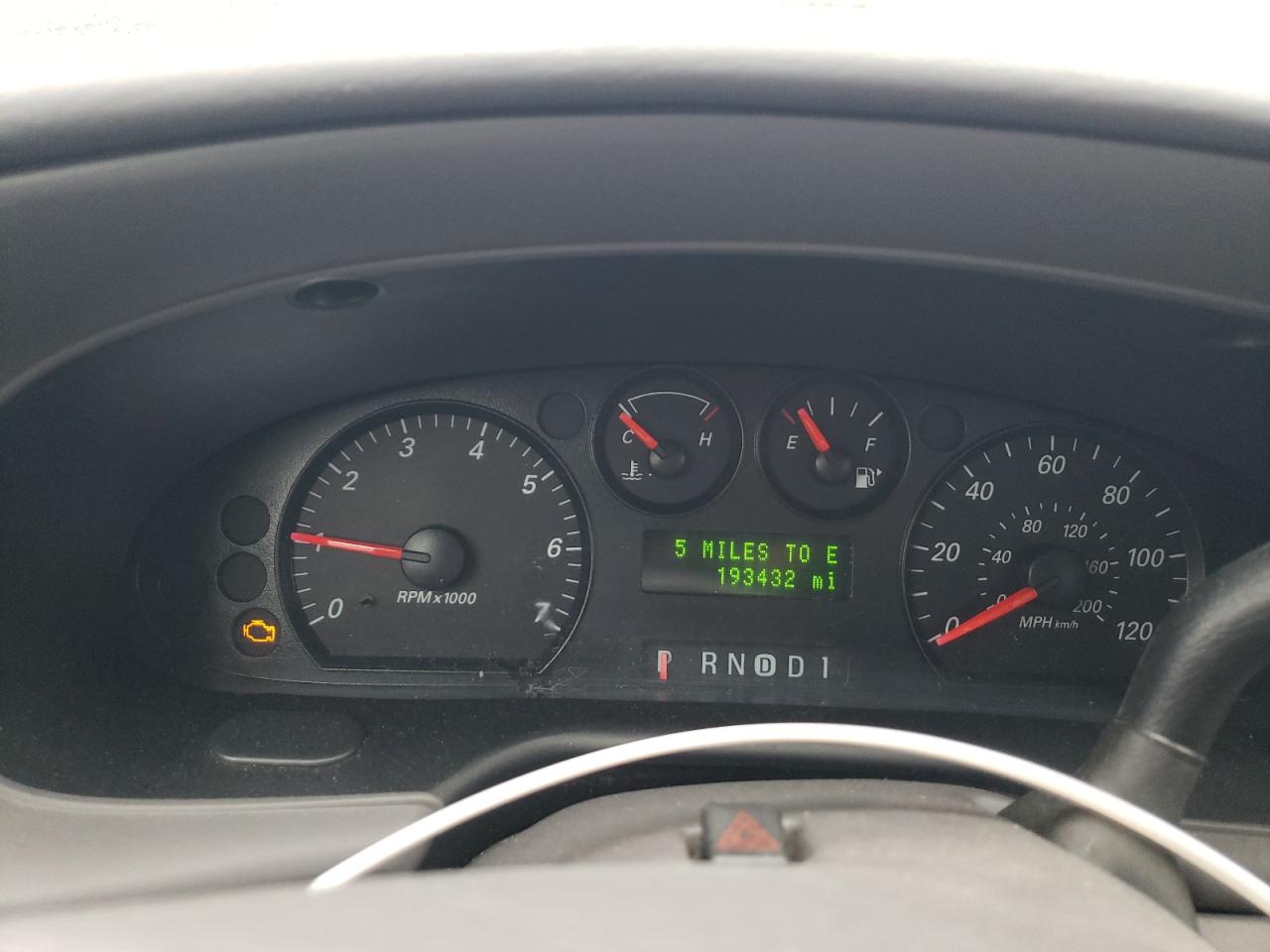 2005 Ford Taurus - Image 9