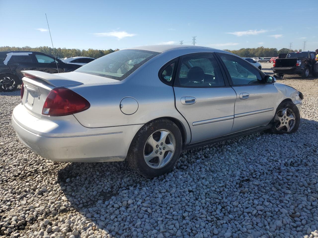 2003 Ford Taurus - Image 3