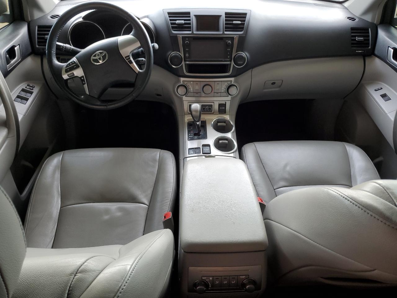2013 Toyota Highlander - Image 8