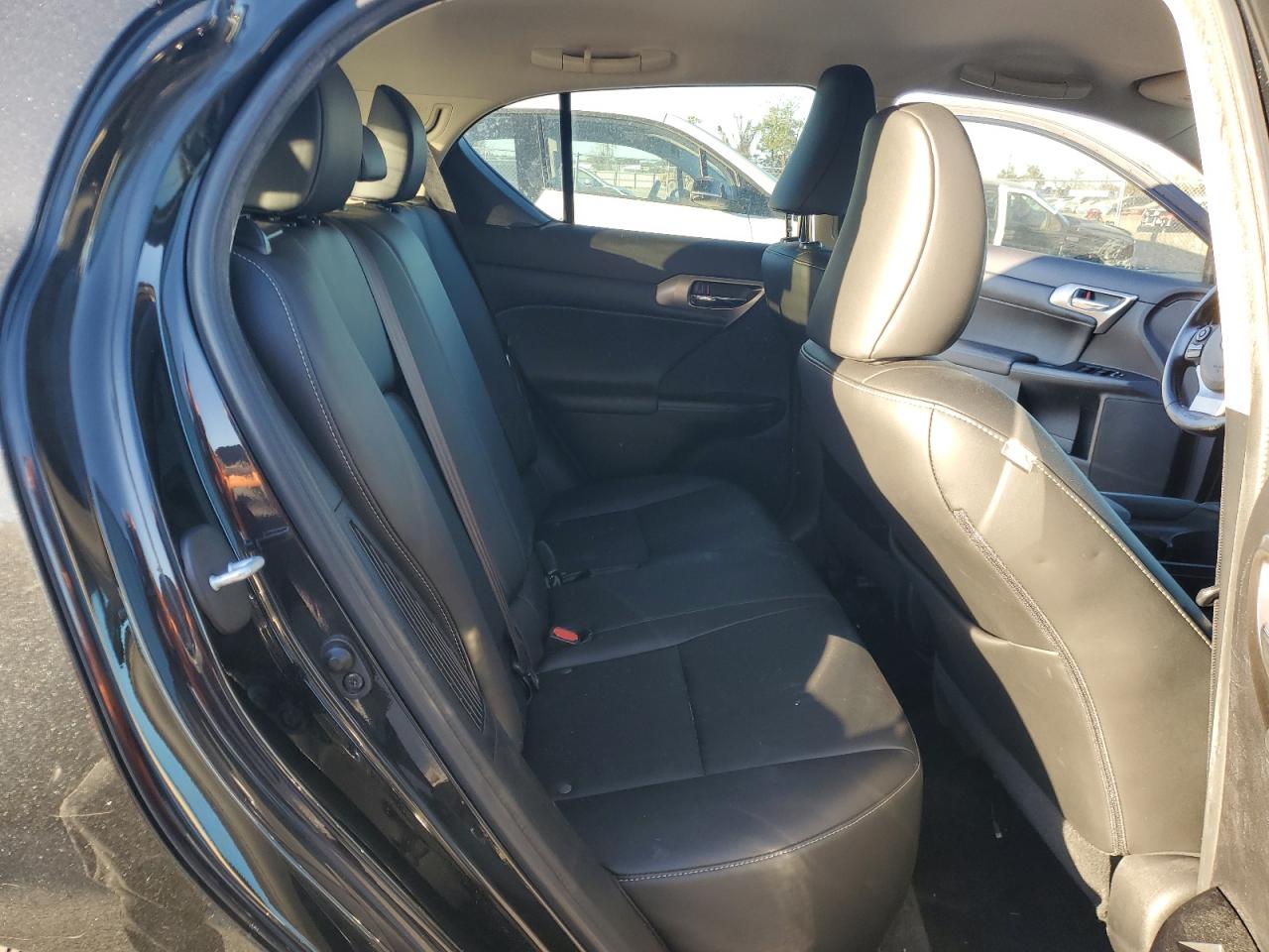 2017 Lexus CT - Image 10