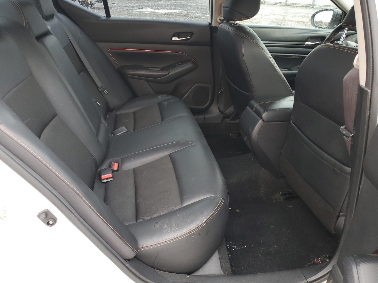 2019 Nissan Altima - Image 10