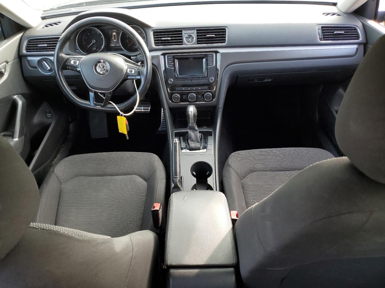 2016 Volkswagen Passat - Image 8