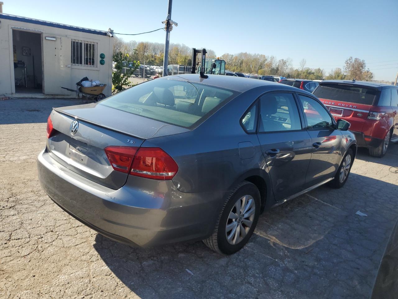 2015 Volkswagen Passat - Image 3