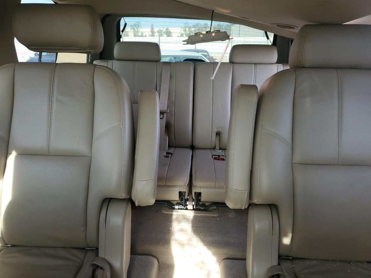 2010 GMC Yukon - Image 10