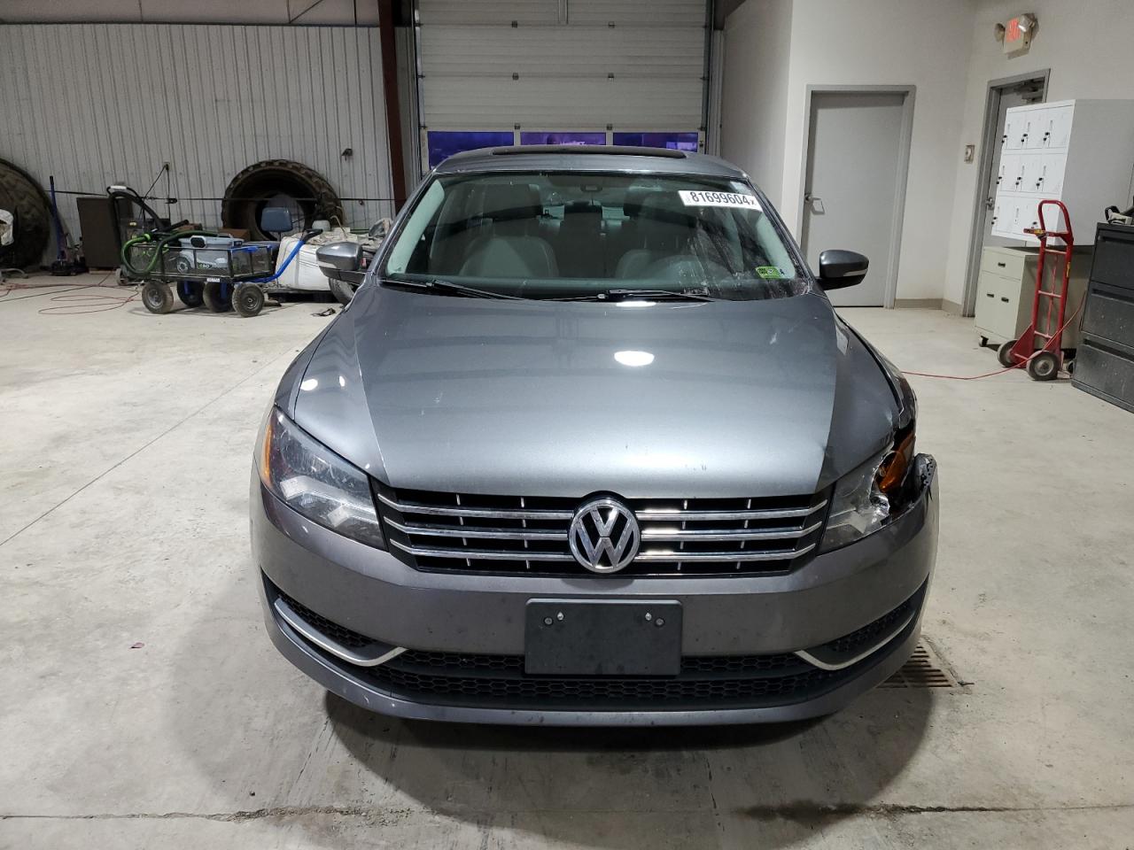 2014 Volkswagen Passat - Image 5