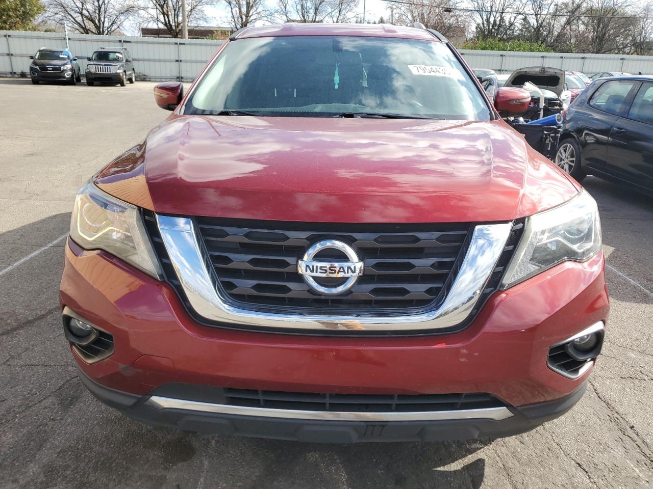 2019 Nissan Pathfinder - Image 5