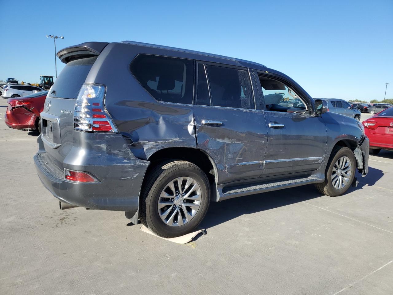 2016 Lexus GX - Image 3