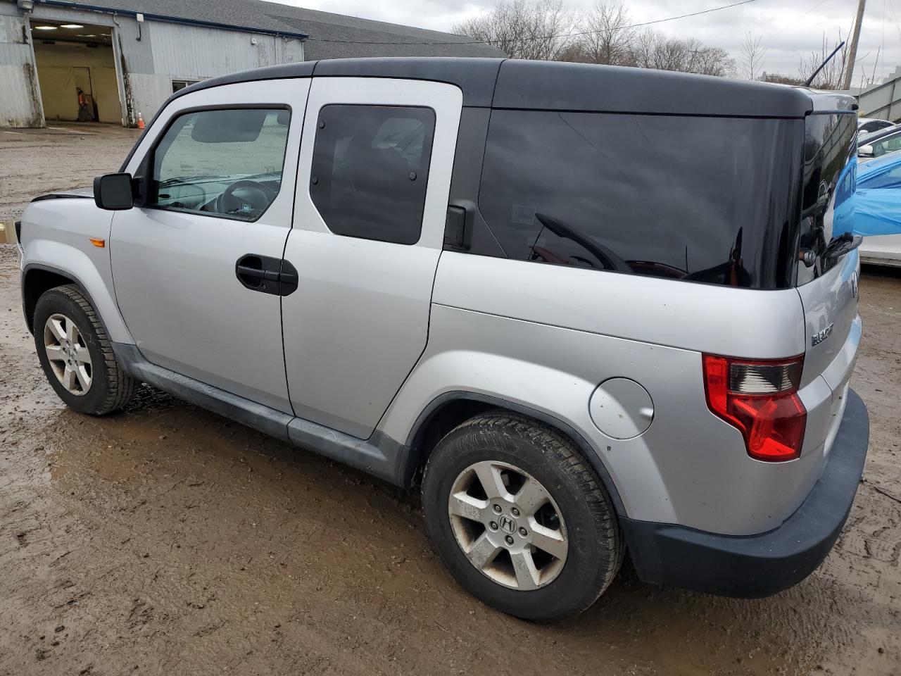 2009 Honda Element - Image 2