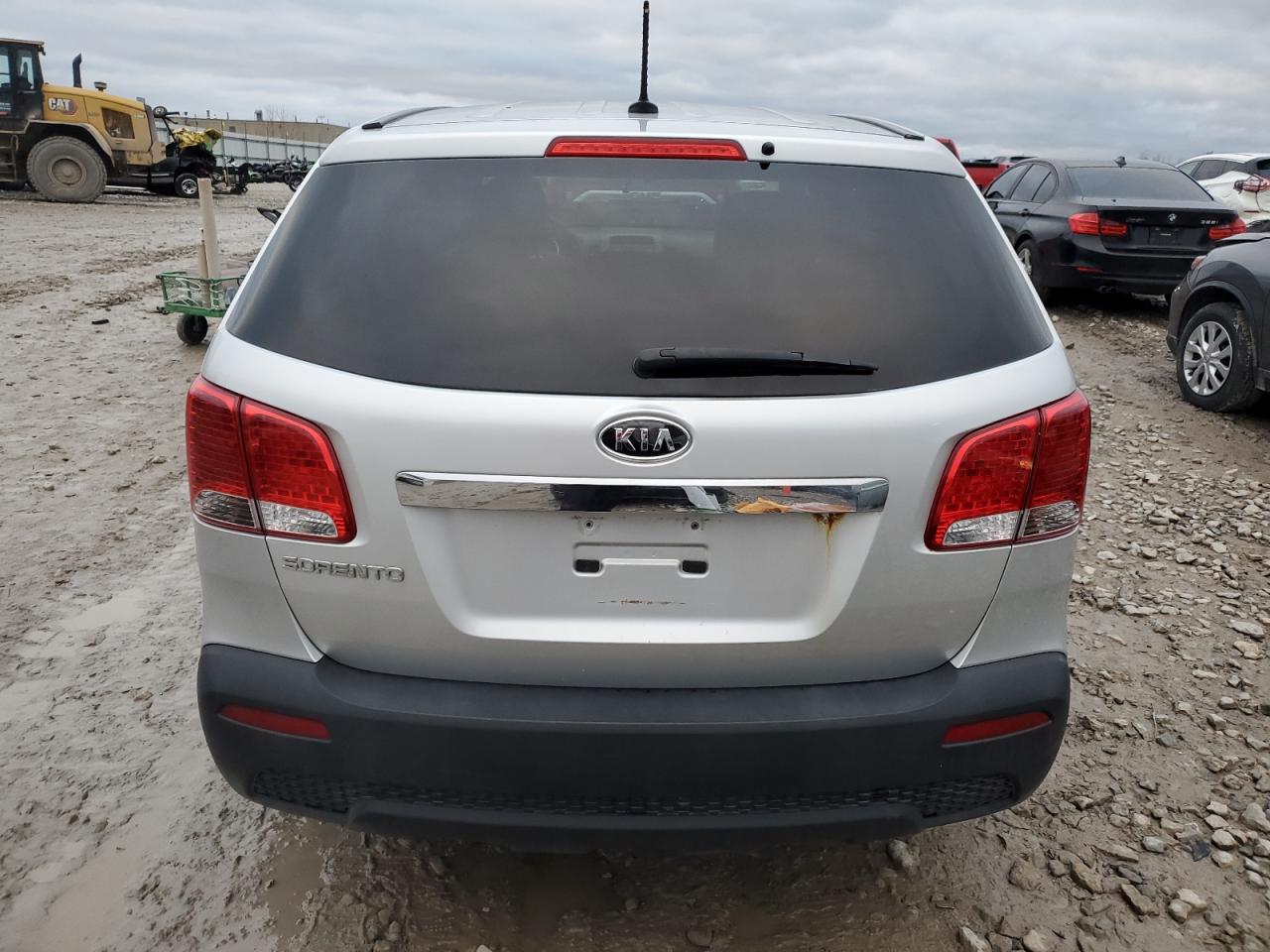 2011 Kia Sorento Base VIN: 5XYKT3A16BG036104 Lot: 81352604