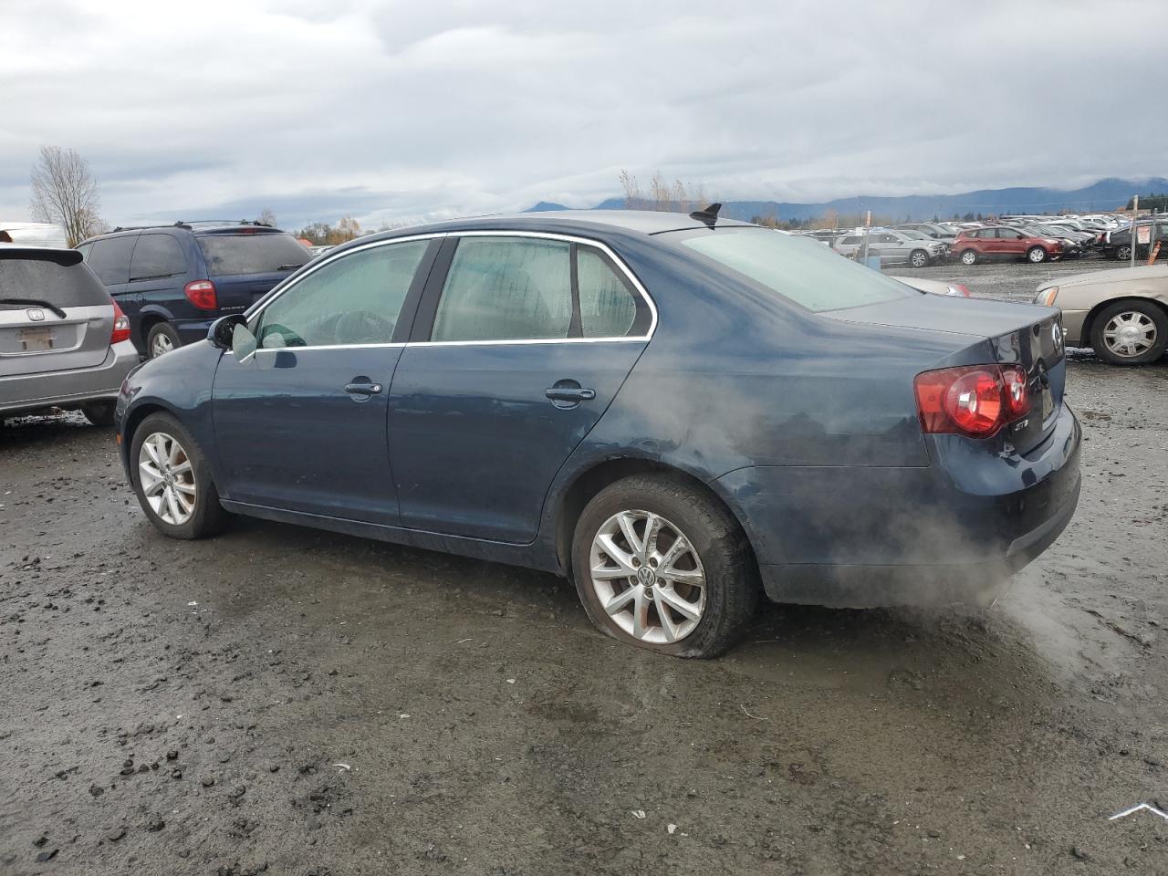 2010 Volkswagen Jetta - Image 2
