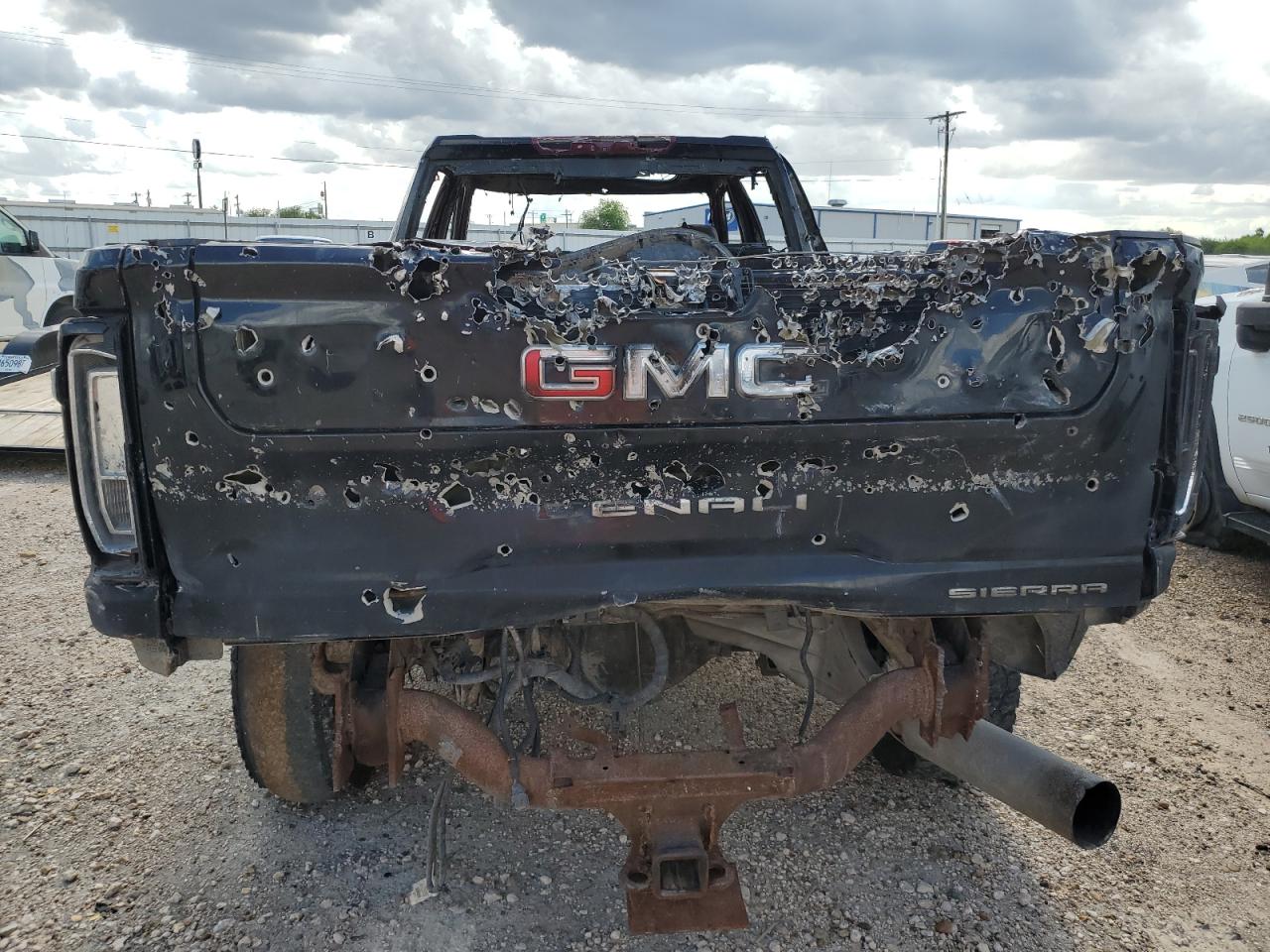 2022 GMC Sierra - Image 6