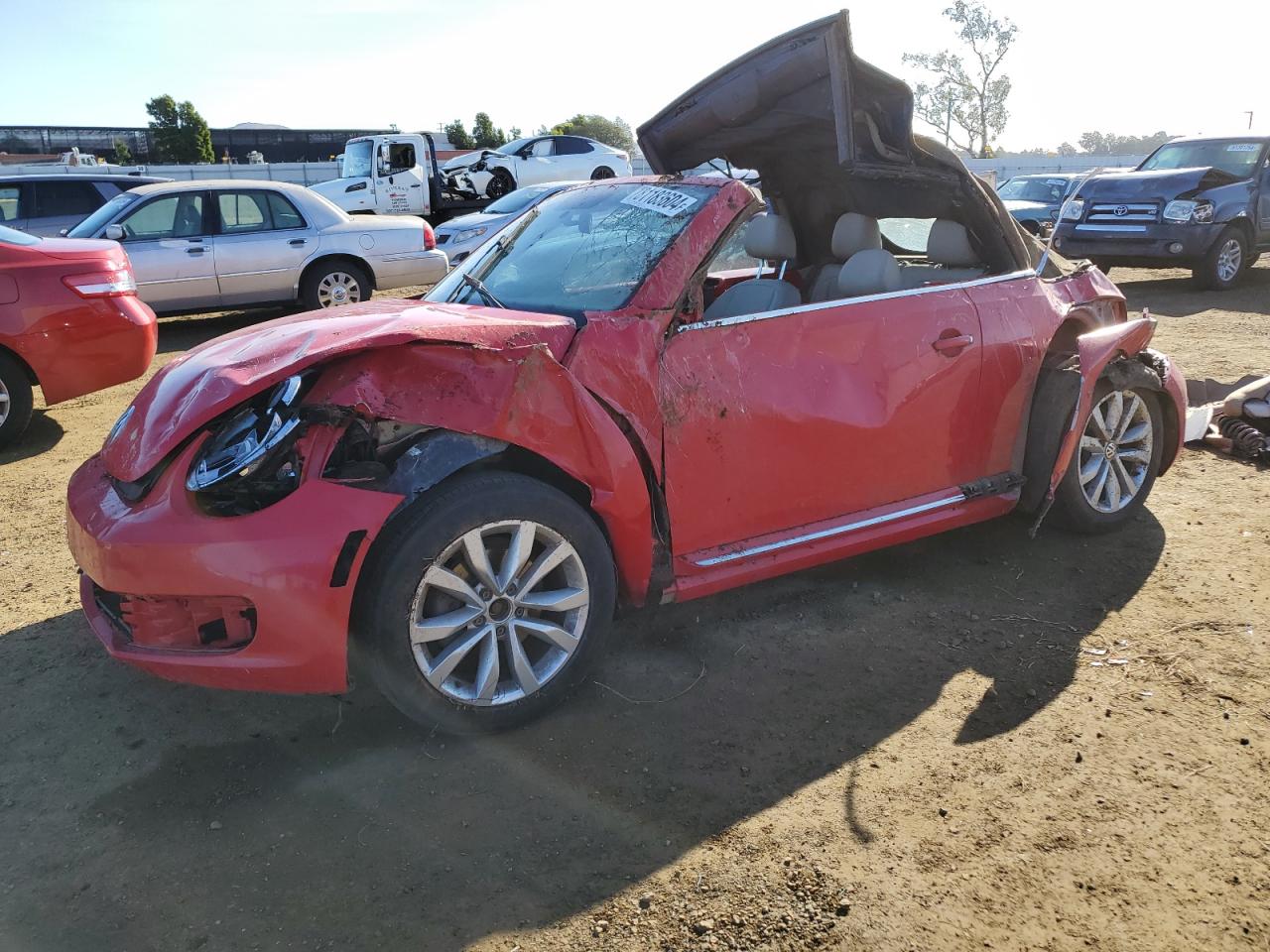 VIN 3VW5A7AT7FM808465 2015 VOLKSWAGEN BEETLE no.1