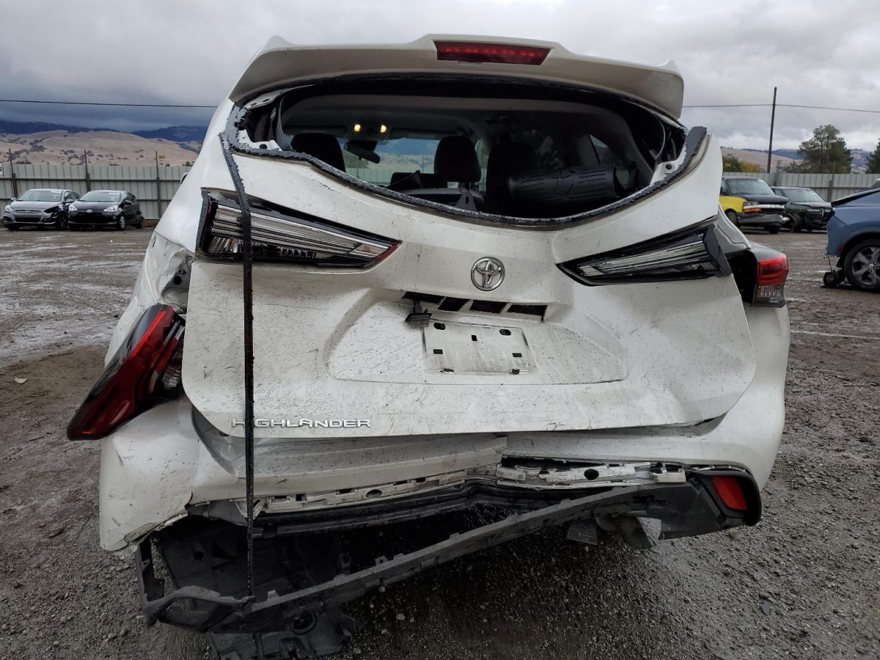 2021 Toyota Highlander - Image 6