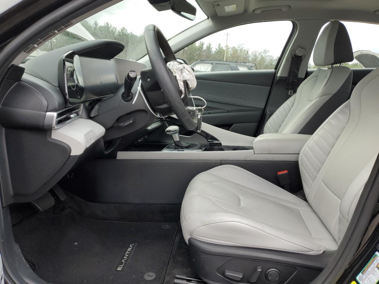 2023 Hyundai Elantra - Image 7