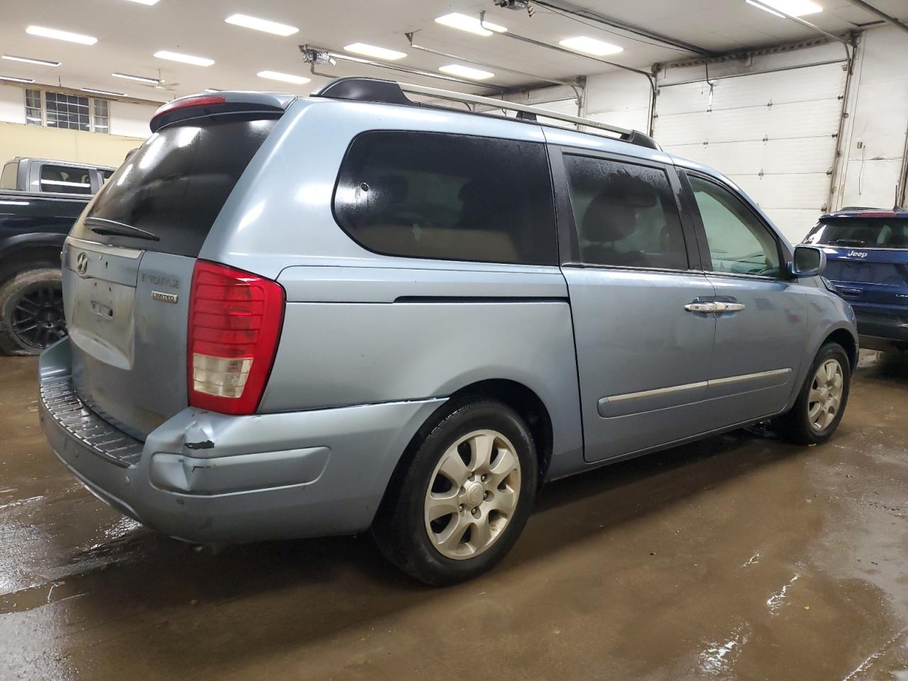 2008 Hyundai Entourage - Image 3