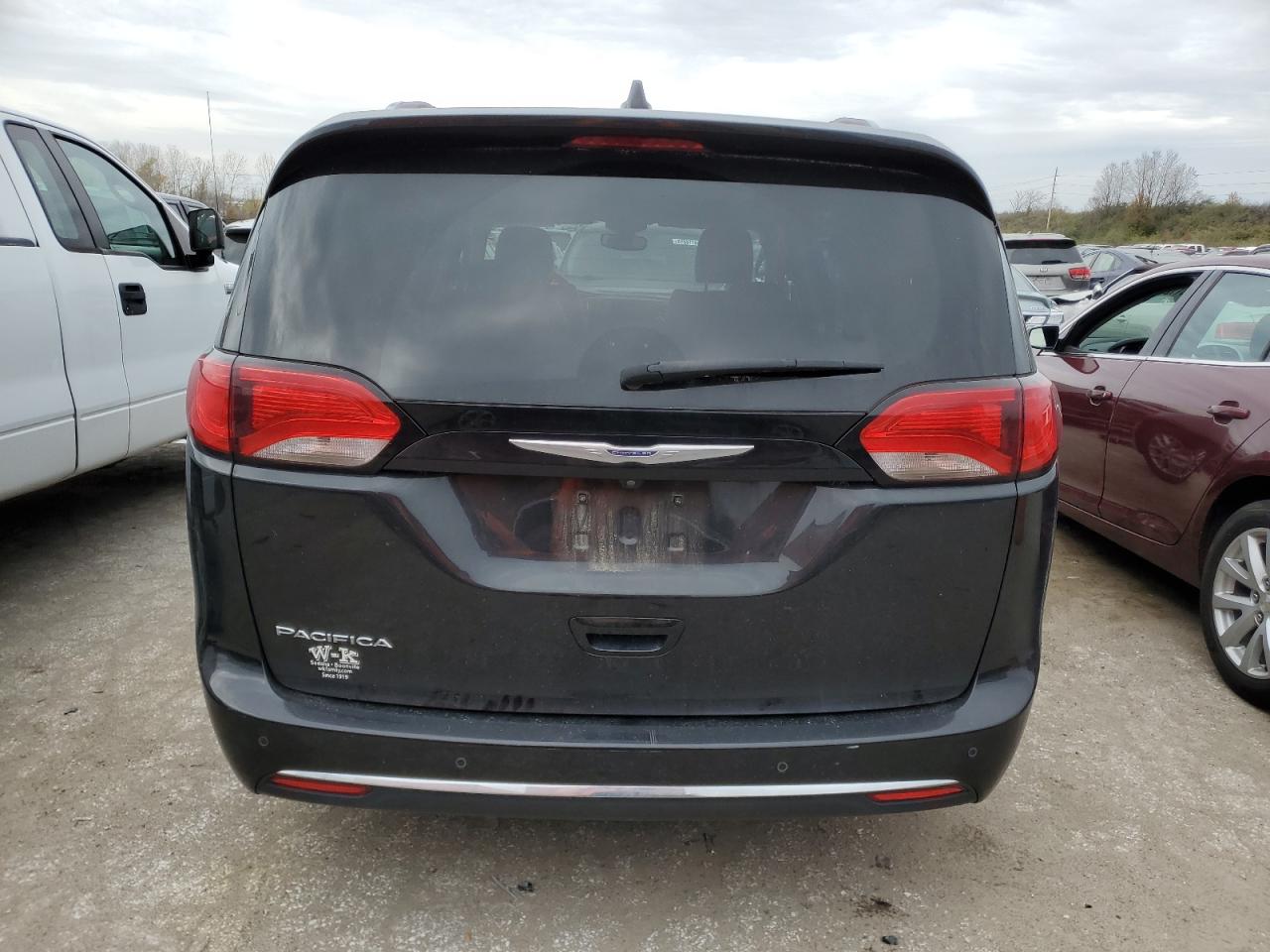 2020 Chrysler Pacifica - Image 6