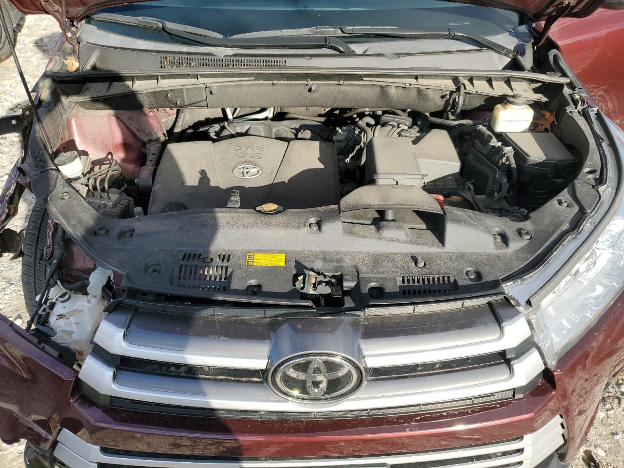 2017 Toyota Highlander - Image 12