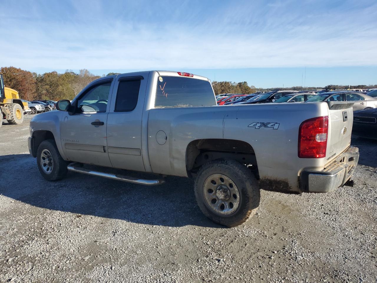 2009 Chevrolet Silverado - Image 2