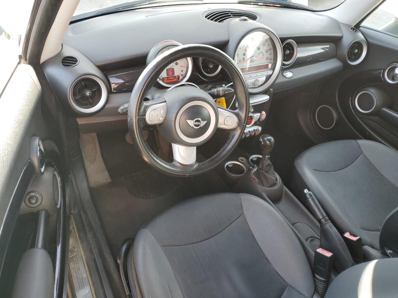 2010 MINI Cooper - Image 8