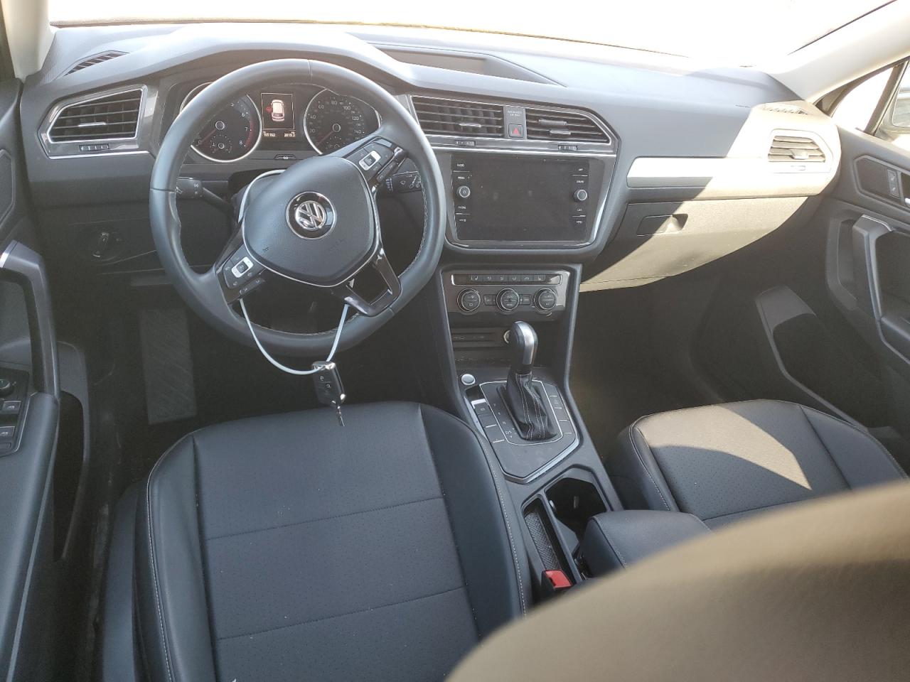 2021 Volkswagen Tiguan - Image 8