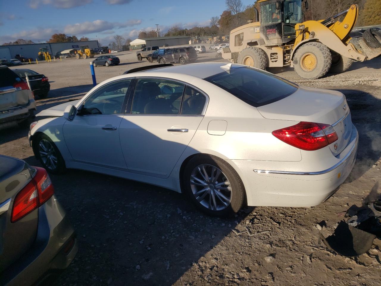 2013 Hyundai Genesis - Image 2