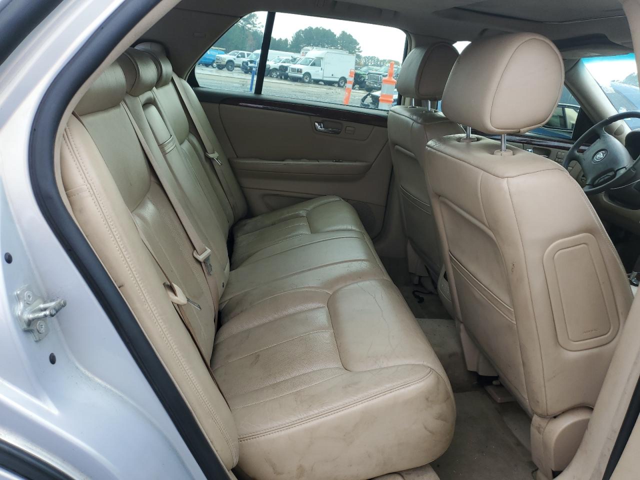 2006 Cadillac DTS - Image 10