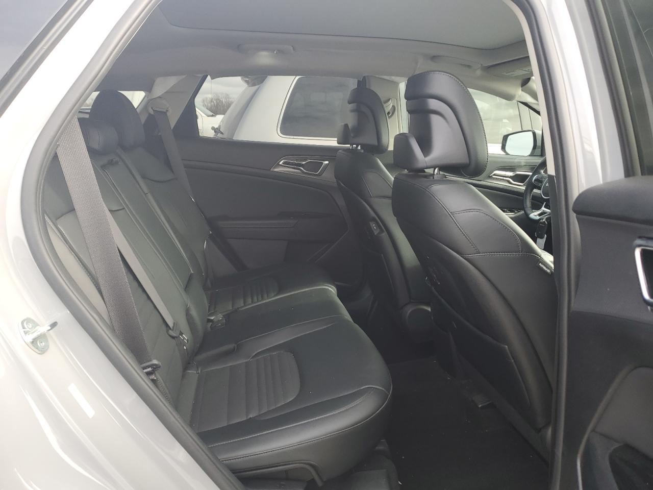 2024 Kia Sportage - Image 10