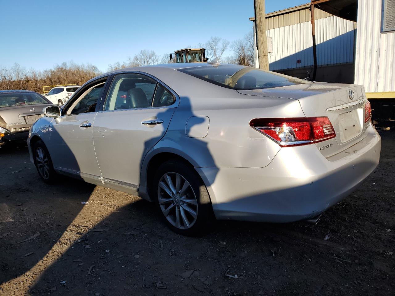 2010 Lexus ES - Image 2