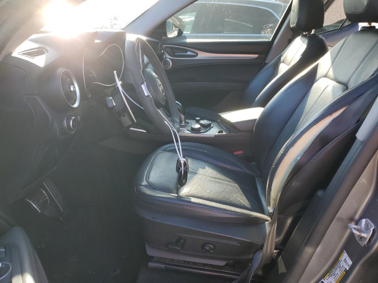 2018 Alfa Romeo Stelvio - Image 7