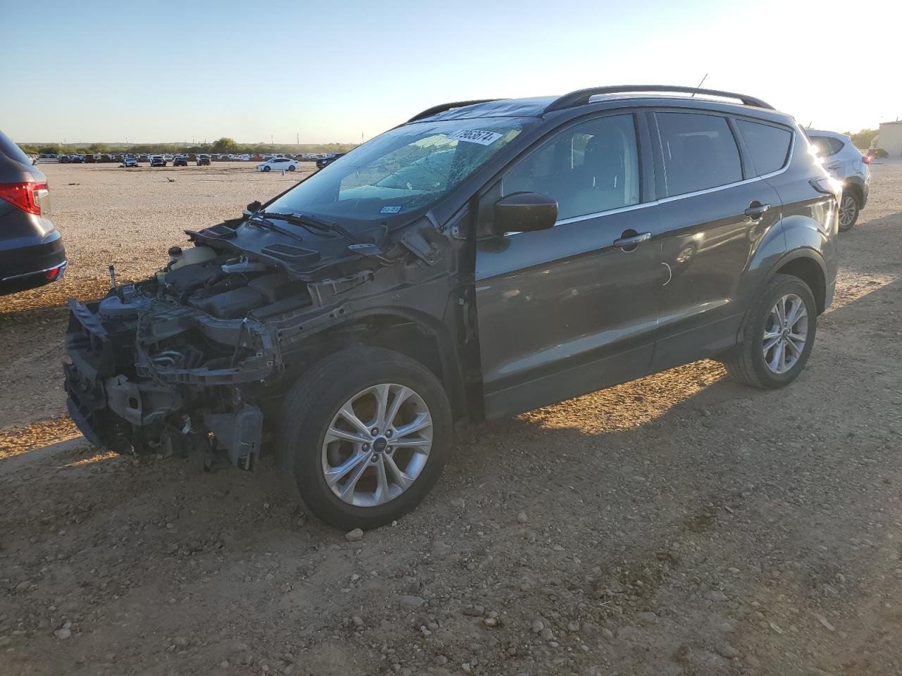 VIN 1FMCU0GD0JUD02971 2018 FORD ESCAPE no.1