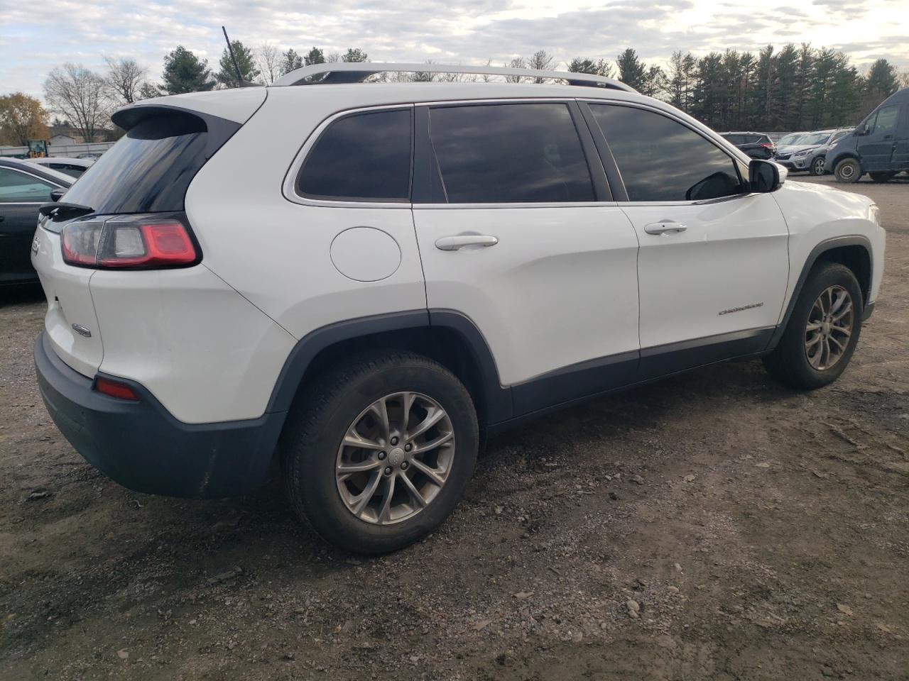 2019 Jeep Grand Cherokee - Image 3
