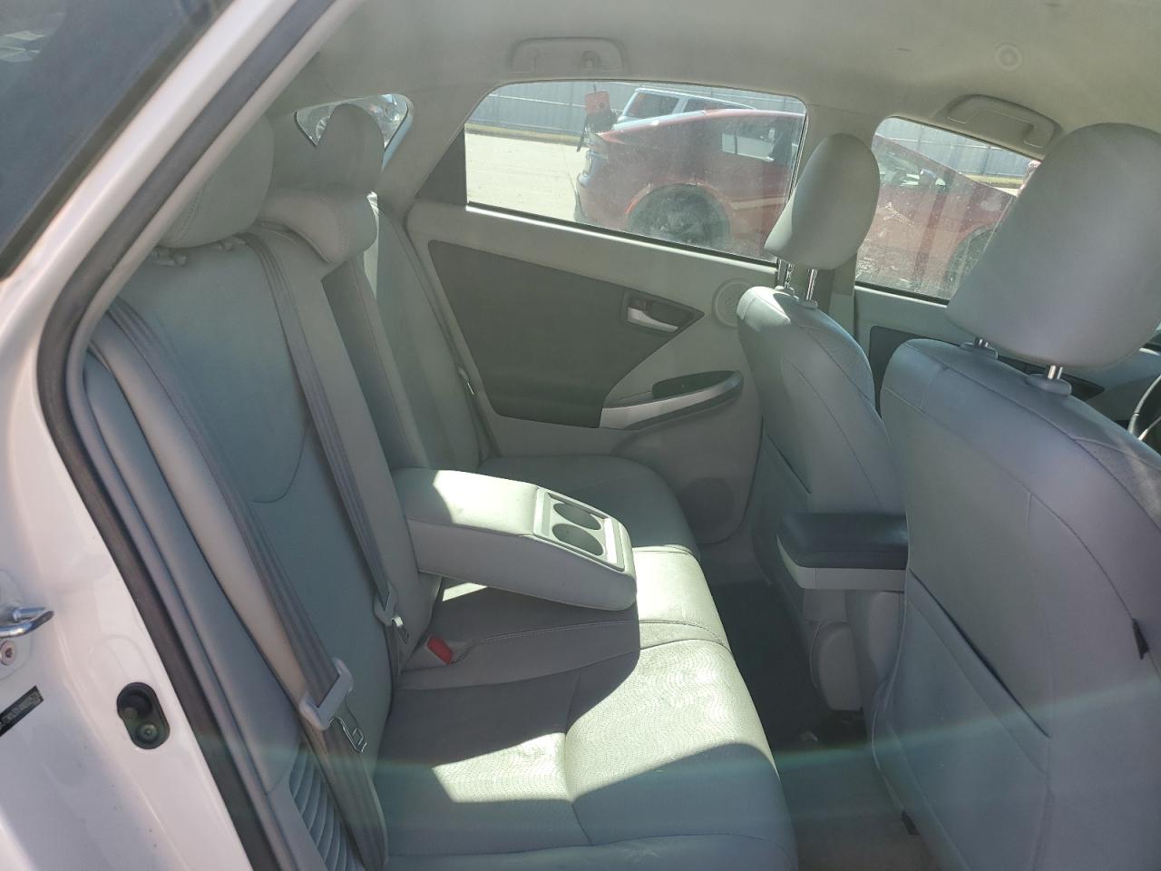 2010 Toyota Prius - Image 10