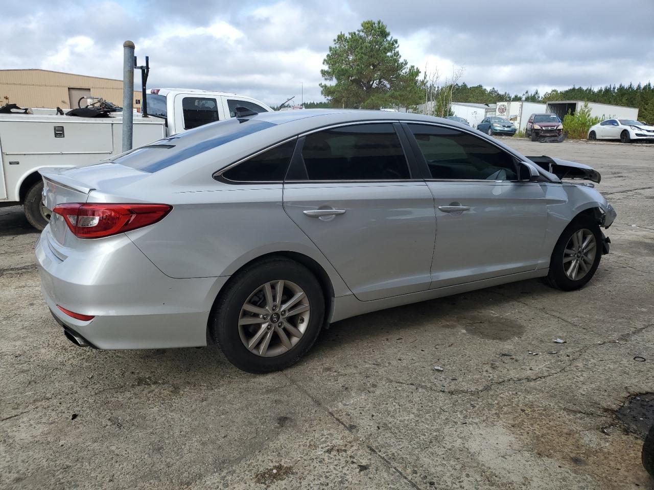 2017 Hyundai Sonata - Image 3