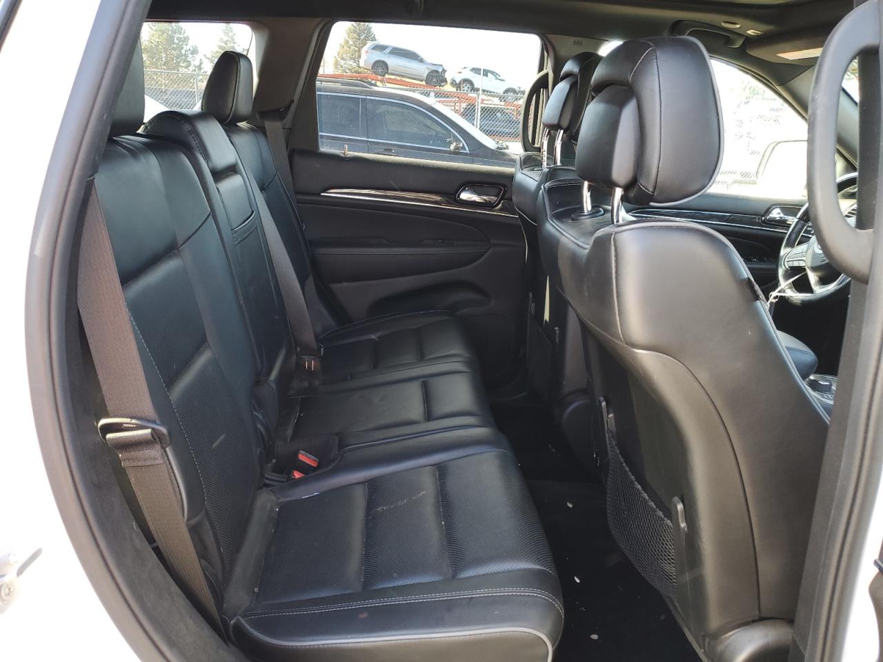 2019 Jeep Grand Cherokee - Image 10