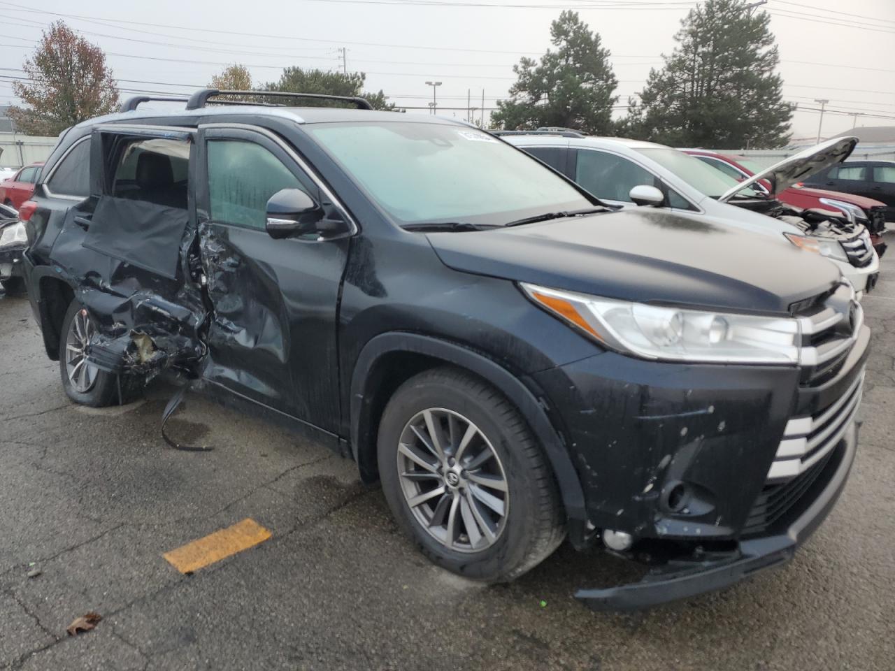 VIN 5TDJZRFH9HS359853 2017 TOYOTA HIGHLANDER no.4