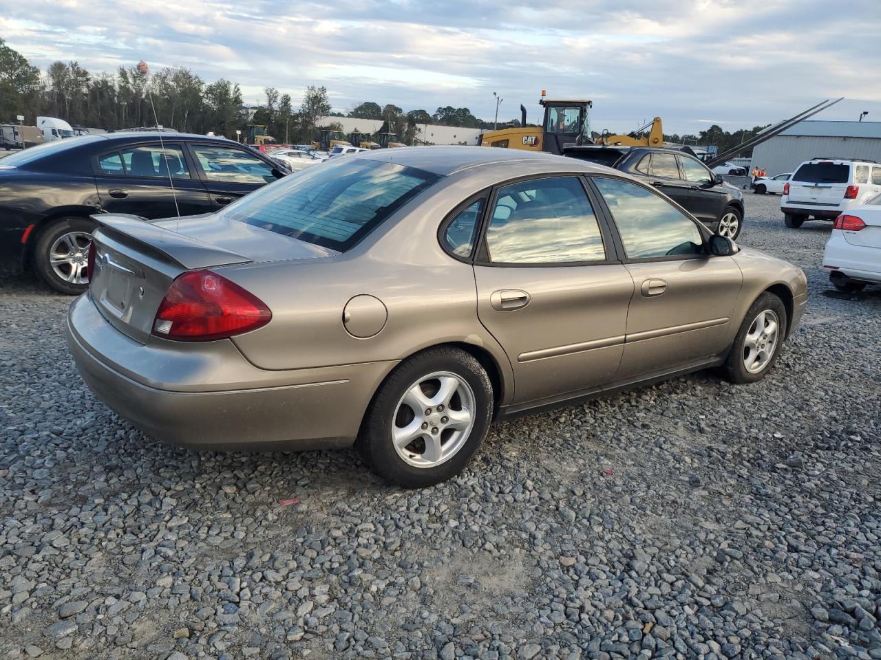 2003 Ford Taurus - Image 3