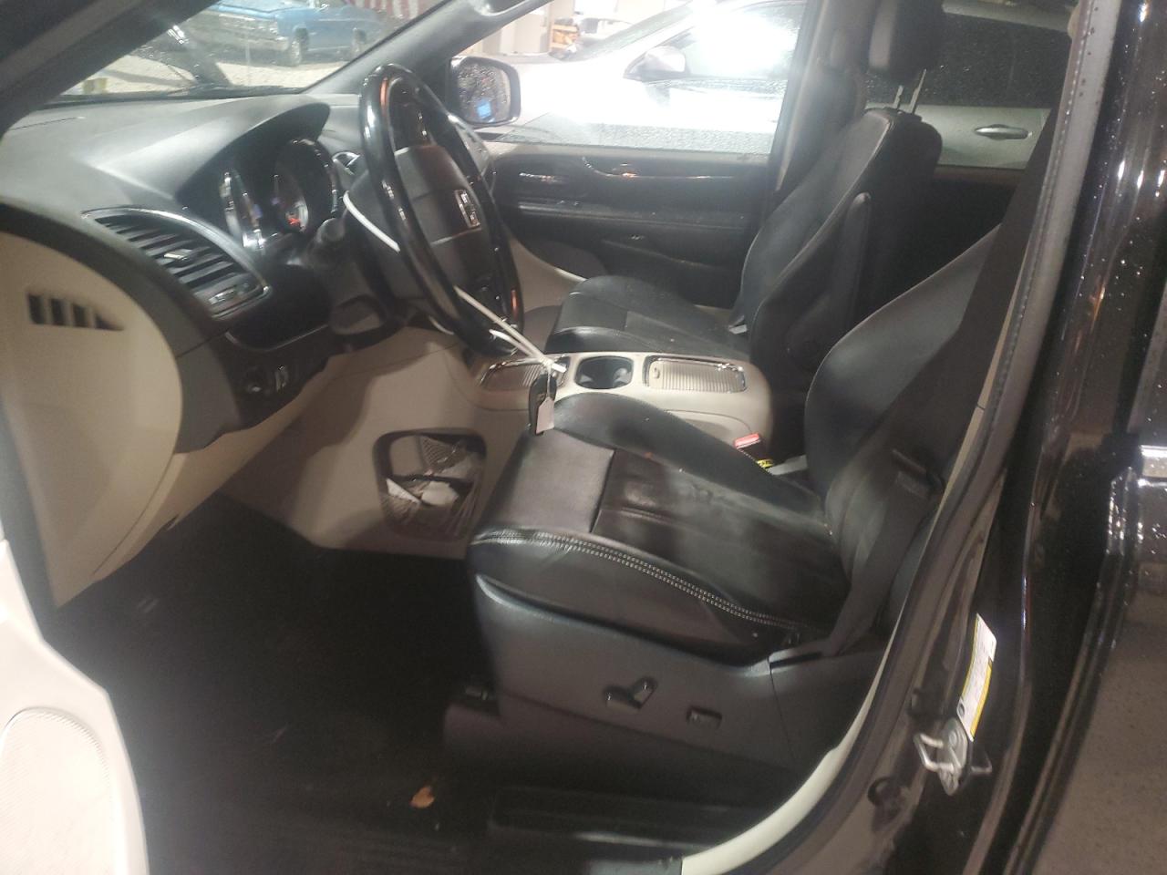 2020 Dodge Caravan - Image 7