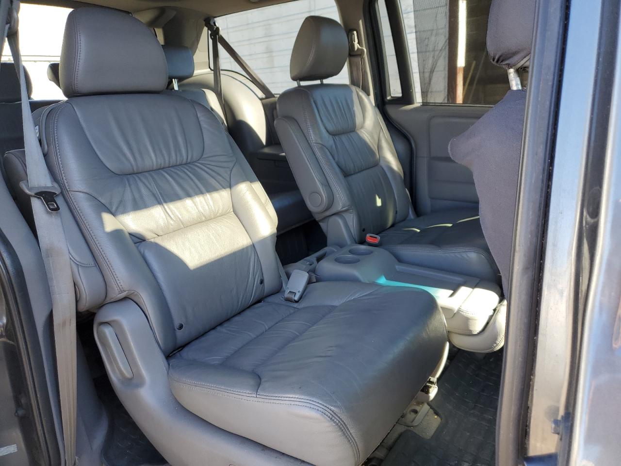 2010 Honda Odyssey - Image 11