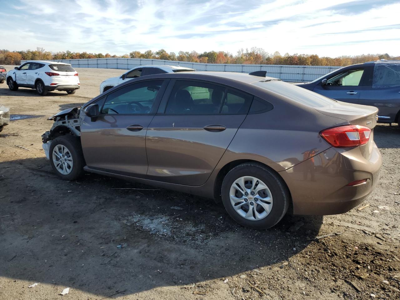 2019 Chevrolet Cruze - Image 2