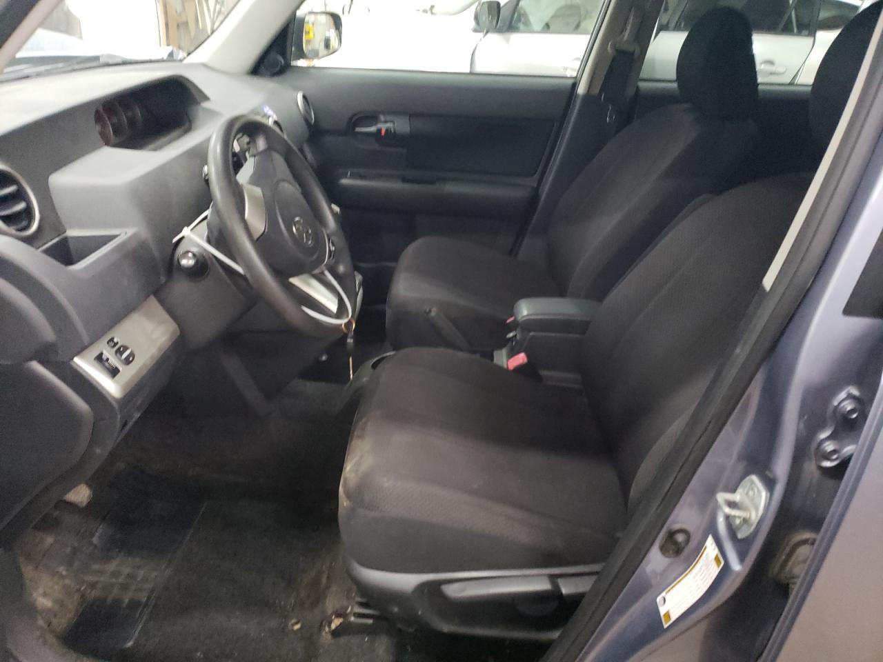 2009 Scion xB - Image 7