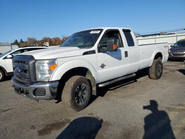 Пікапи FORD F250 2015 Білий