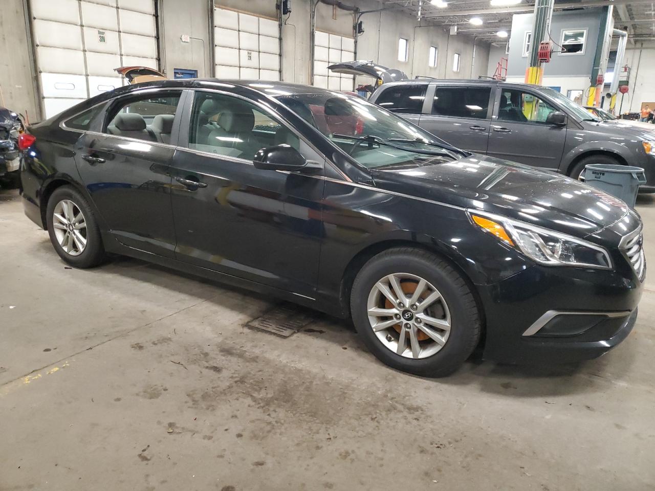 2017 Hyundai Sonata - Image 4