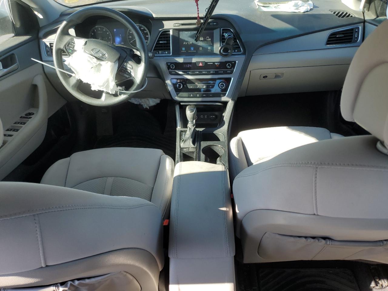 2017 Hyundai Sonata - Image 8