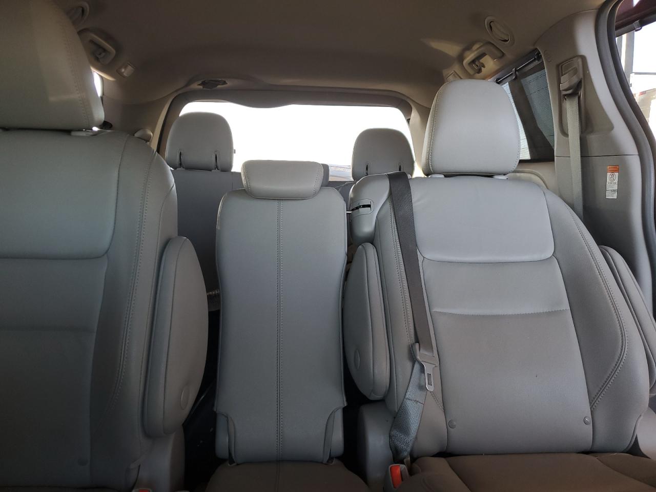 2018 Toyota Sienna - Image 10