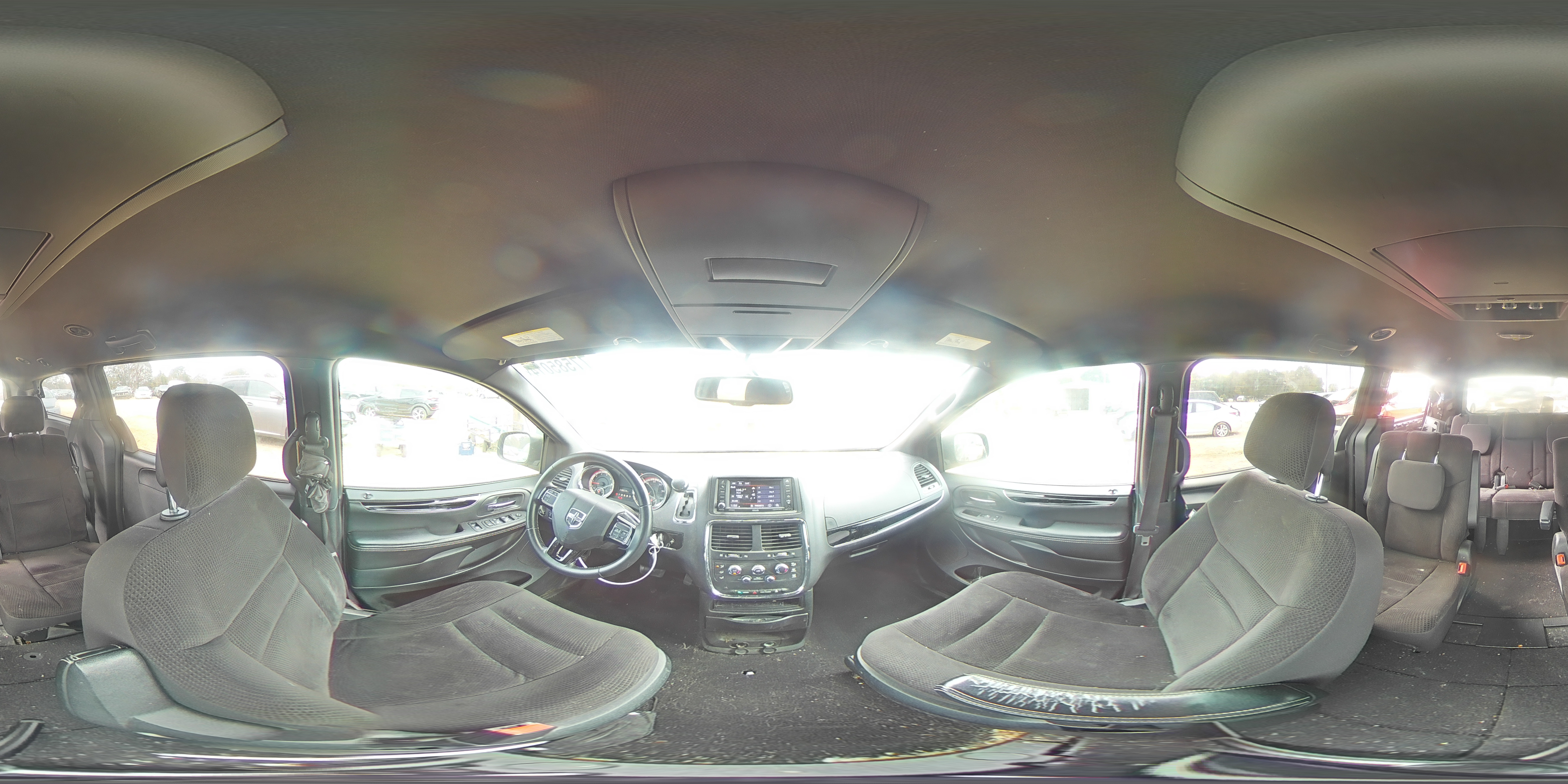 2018 Dodge Caravan - Image 13