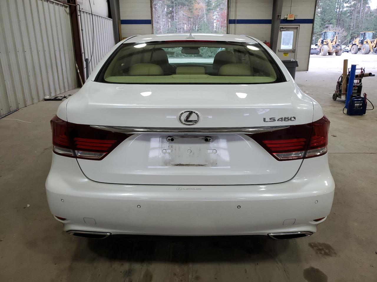 2013 Lexus LS - Image 6