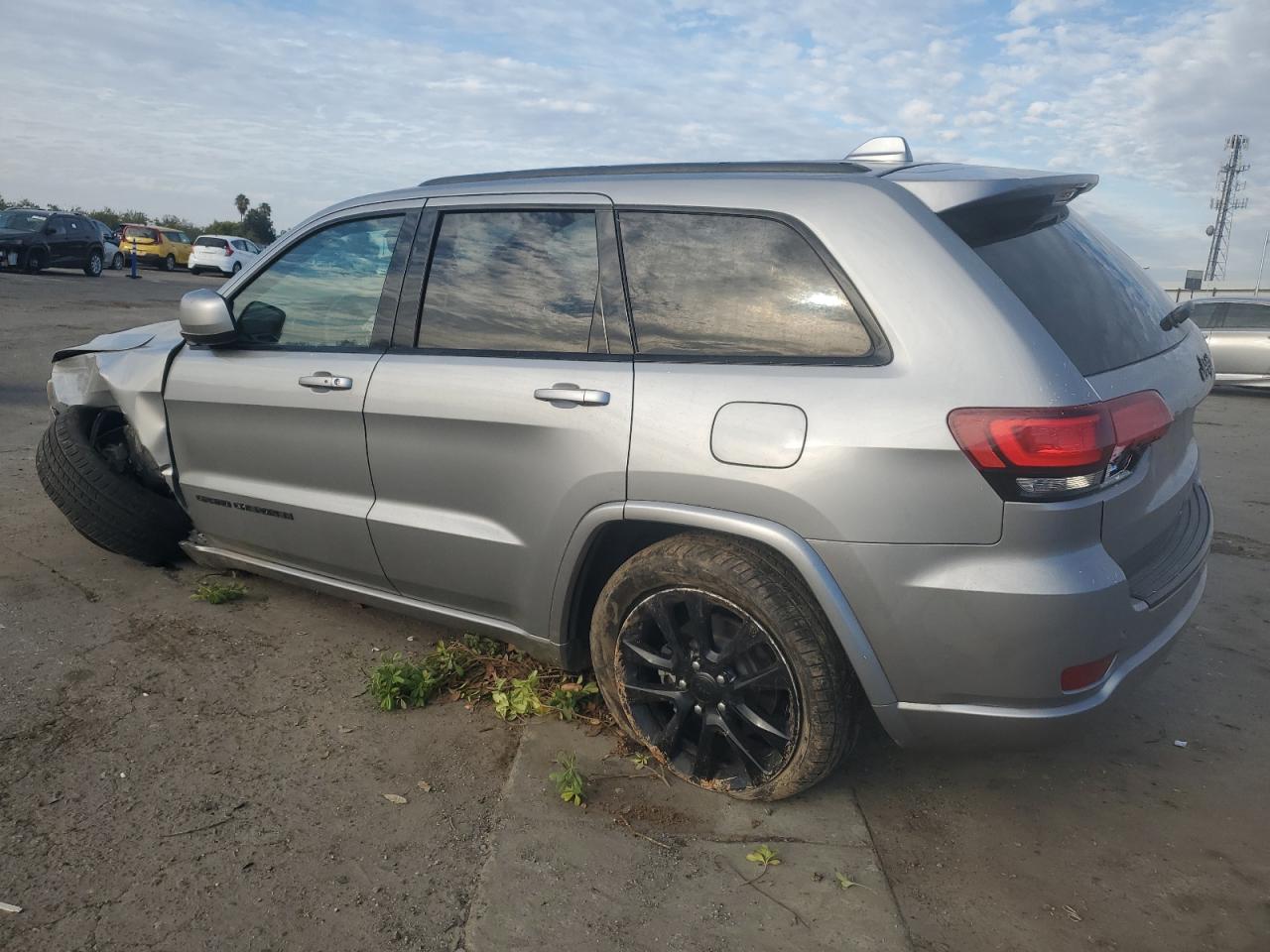 2018 Jeep Grand Cherokee - Image 2
